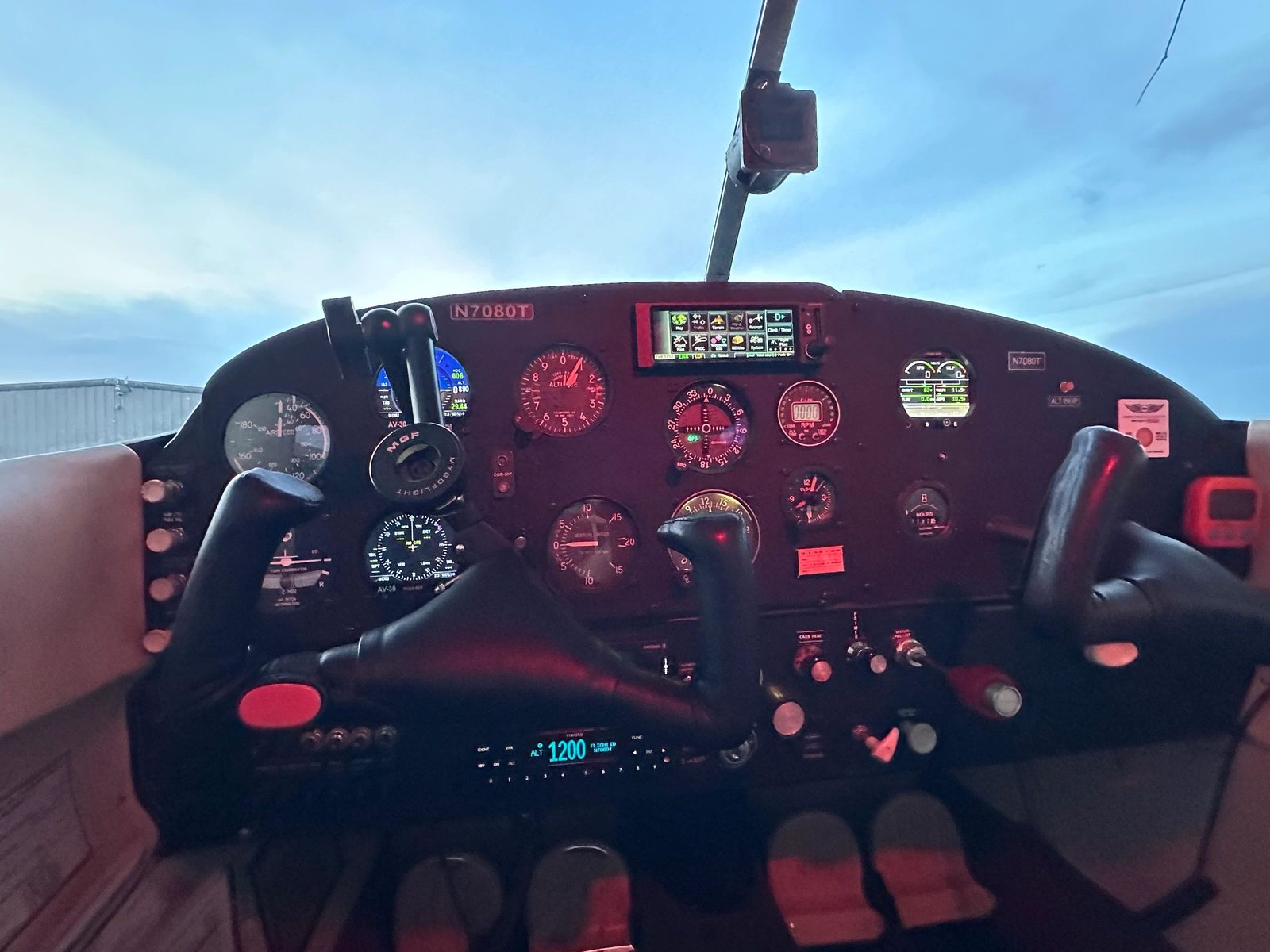 Cockpit of N7080T with flight instruments